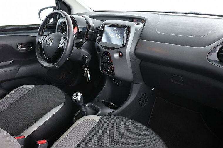 Vehicle Image 4