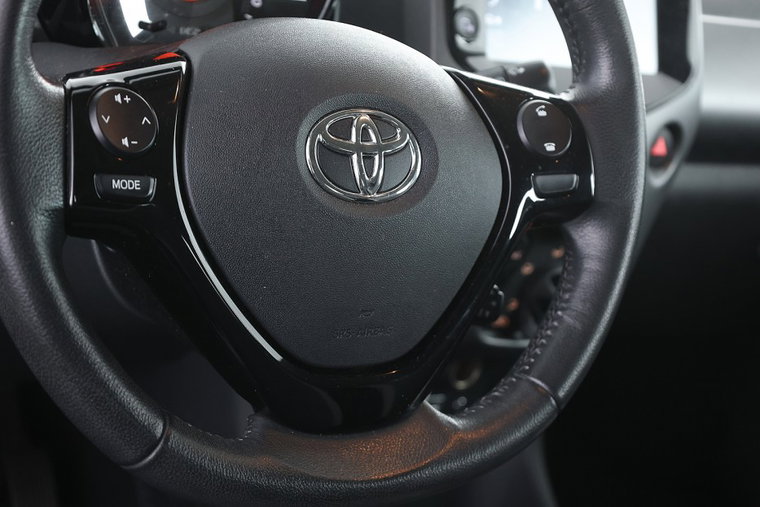 Vehicle Image 11