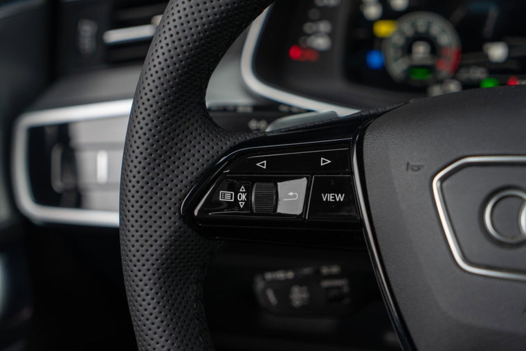 Vehicle Image 23