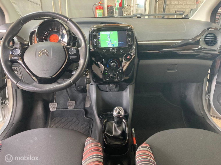 Vehicle Image 11