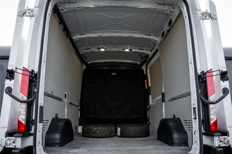 Vehicle Image 10