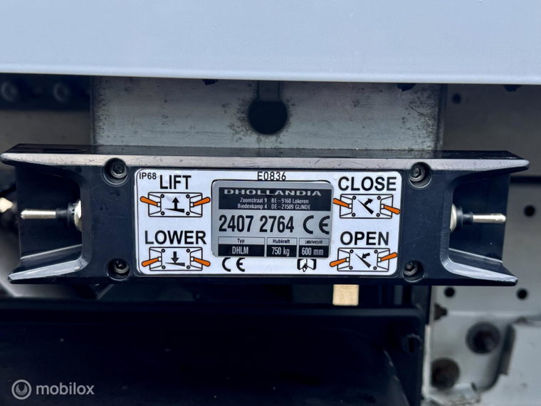 Vehicle Image 19