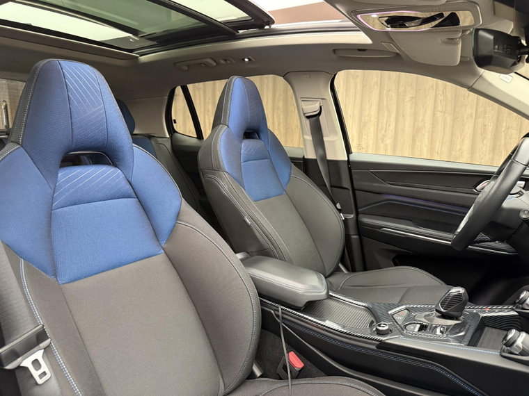 Vehicle Image 36