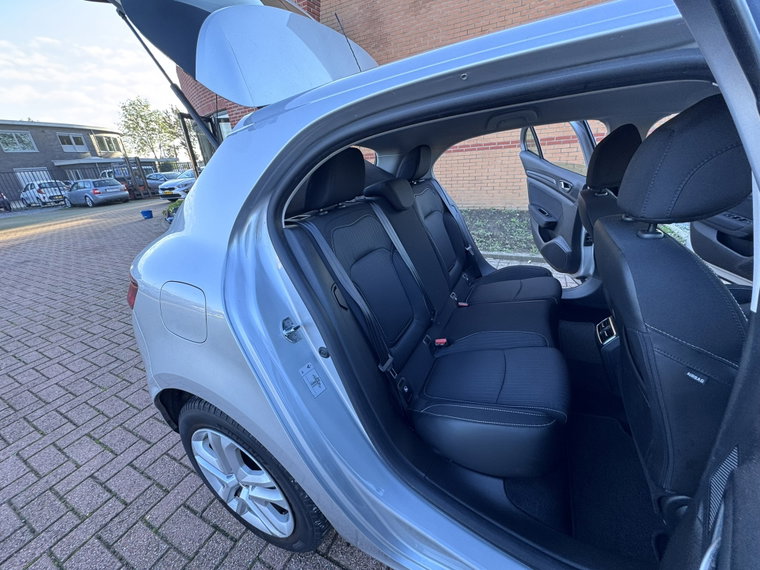Vehicle Image 27