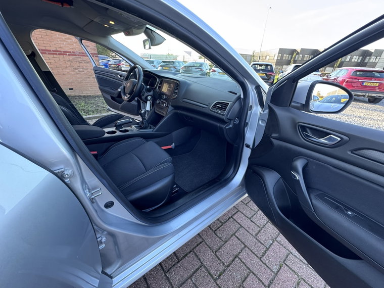 Vehicle Image 28