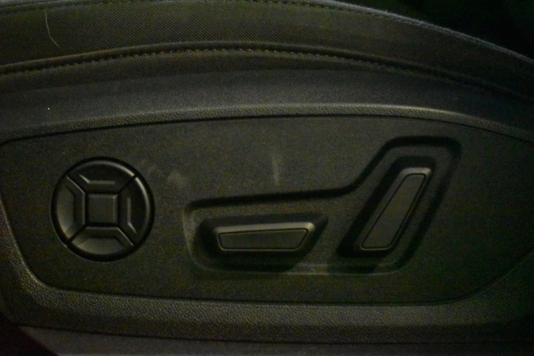 Vehicle Image 24