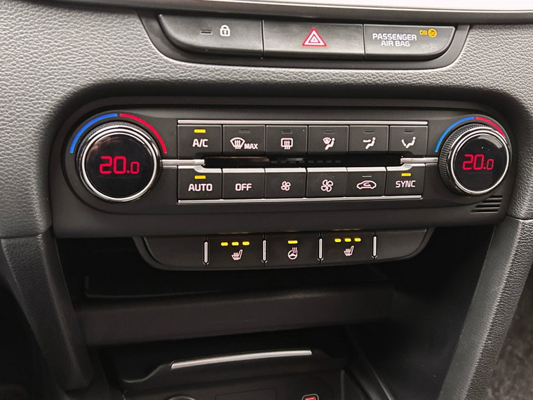 Vehicle Image 28