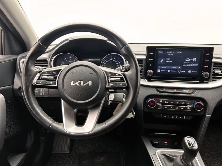 Vehicle Image 32