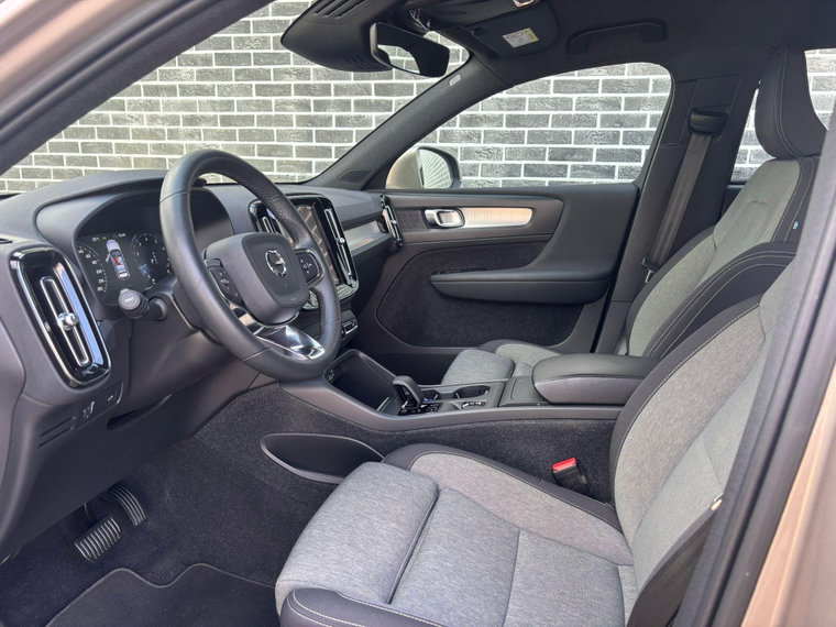 Vehicle Image 29