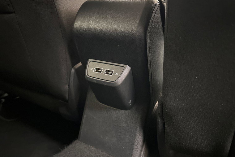 Vehicle Image 13