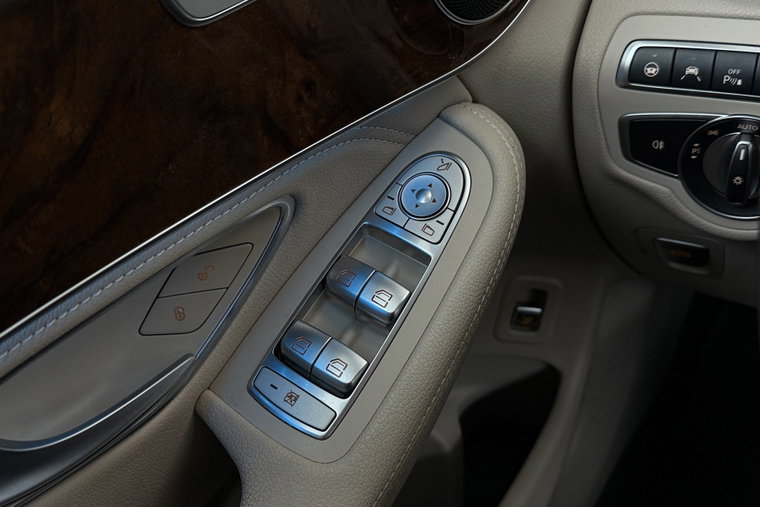 Vehicle Image 36