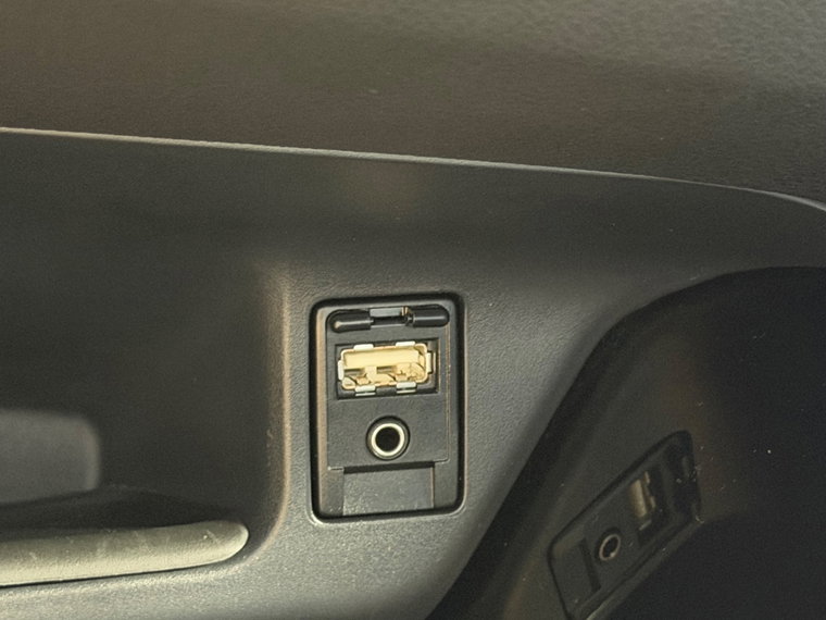 Vehicle Image 38