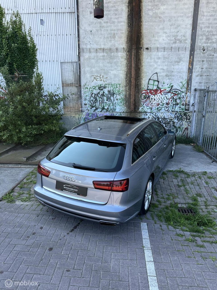Vehicle Image 28