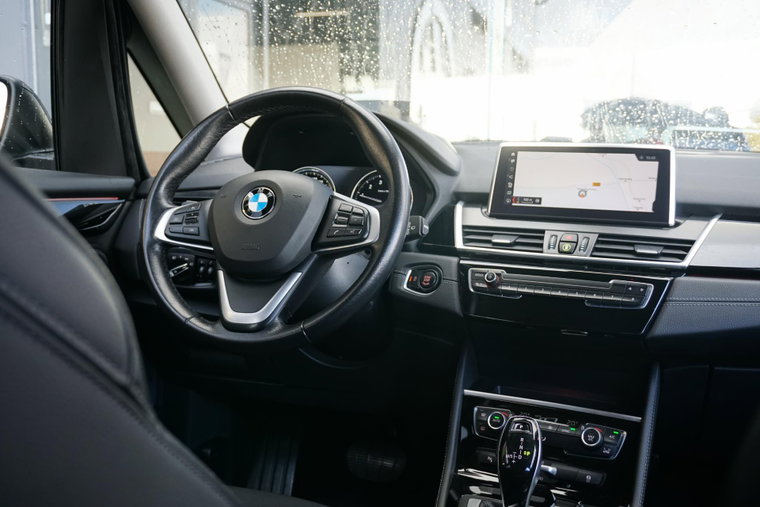 Vehicle Image 22