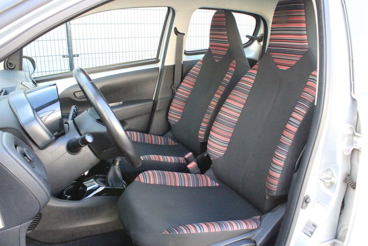 Vehicle Image 12