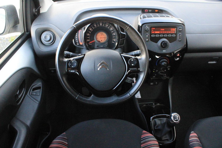 Vehicle Image 13
