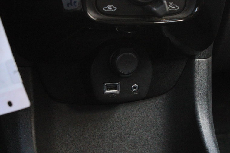 Vehicle Image 17