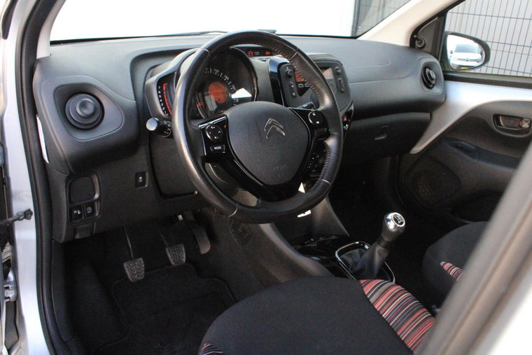 Vehicle Image 9