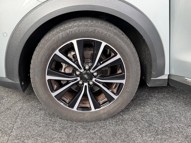 Vehicle Image 17