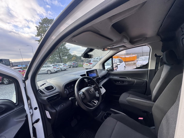 Vehicle Image 23