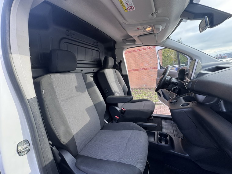 Vehicle Image 31