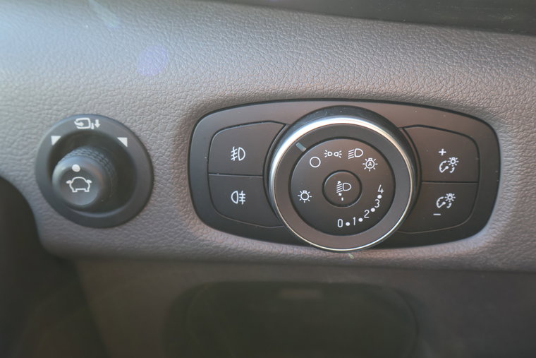 Vehicle Image 32