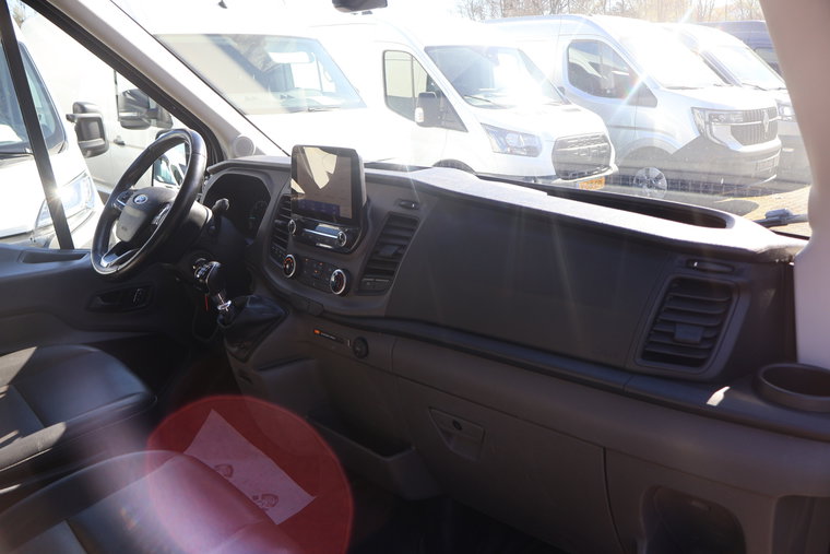 Vehicle Image 35