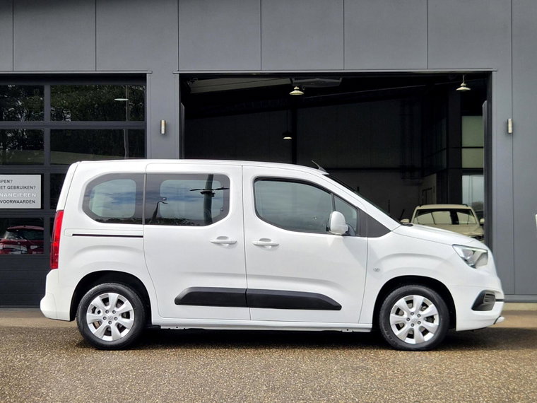 Vehicle Image 33