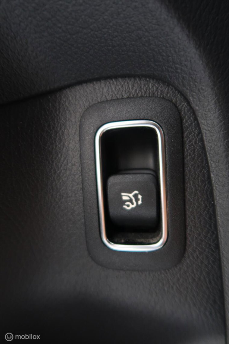 Vehicle Image 40