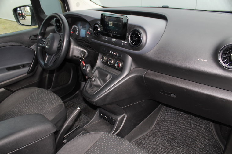 Vehicle Image 40
