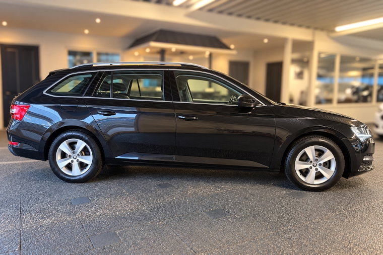 Vehicle Image 18