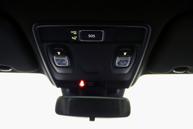 Vehicle Image 25
