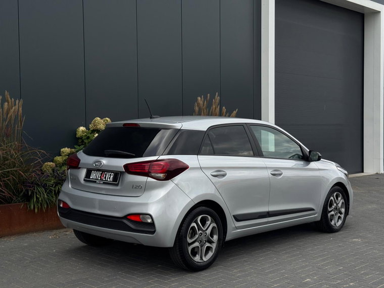 Vehicle Image 28