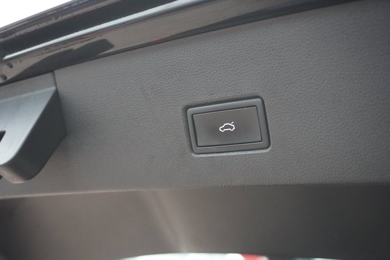Vehicle Image 28