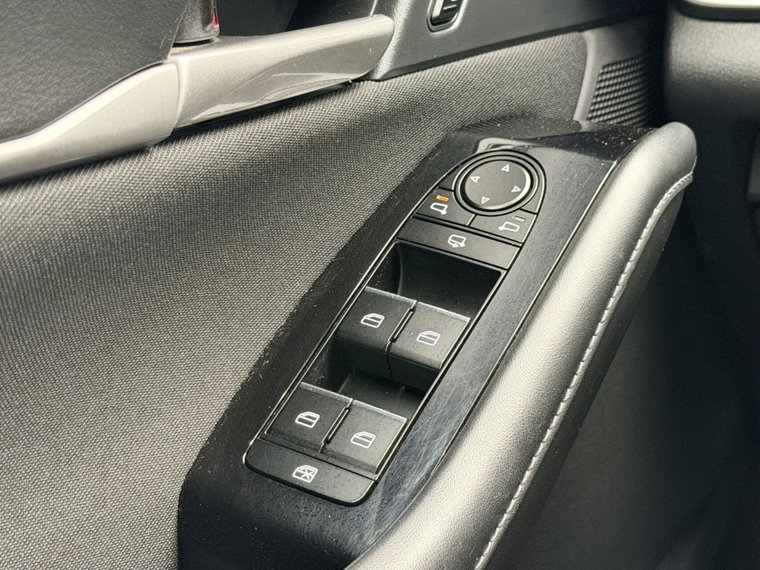 Vehicle Image 26
