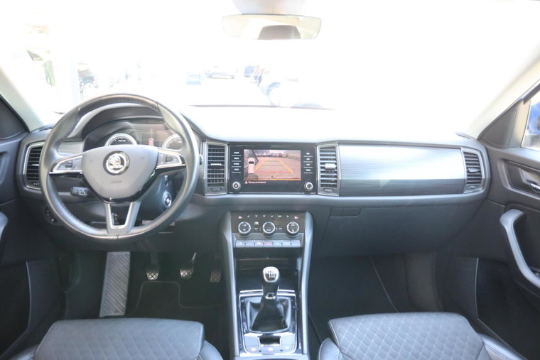 Vehicle Image 13