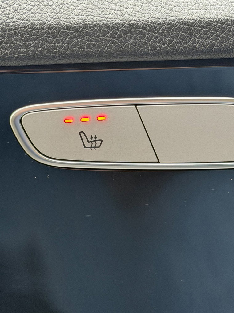 Vehicle Image 43