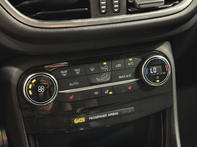 Vehicle Image 38