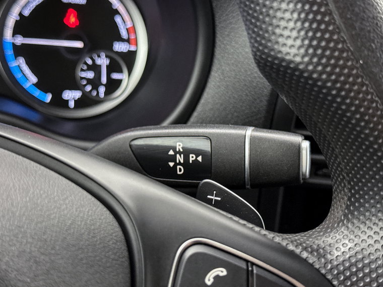 Vehicle Image 25