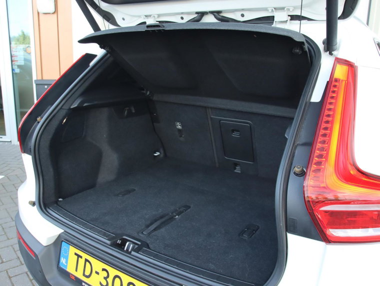 Vehicle Image 28