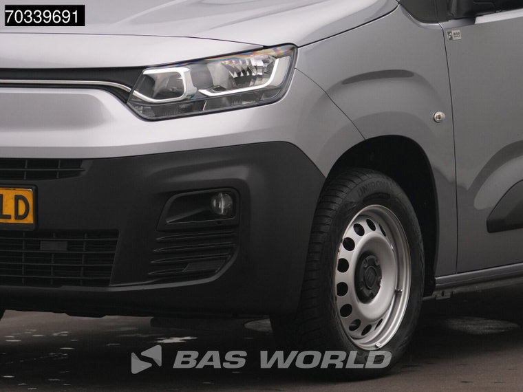 Vehicle Image 36