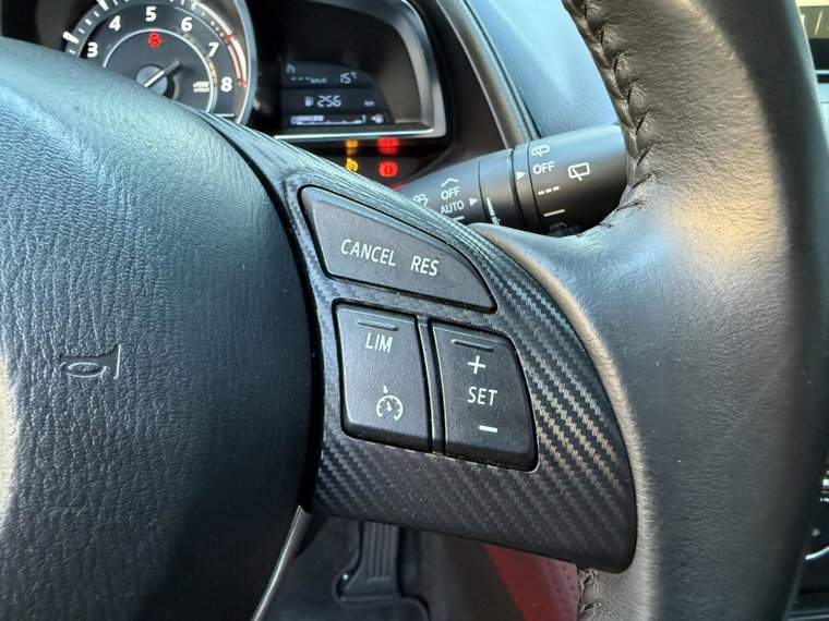 Vehicle Image 32