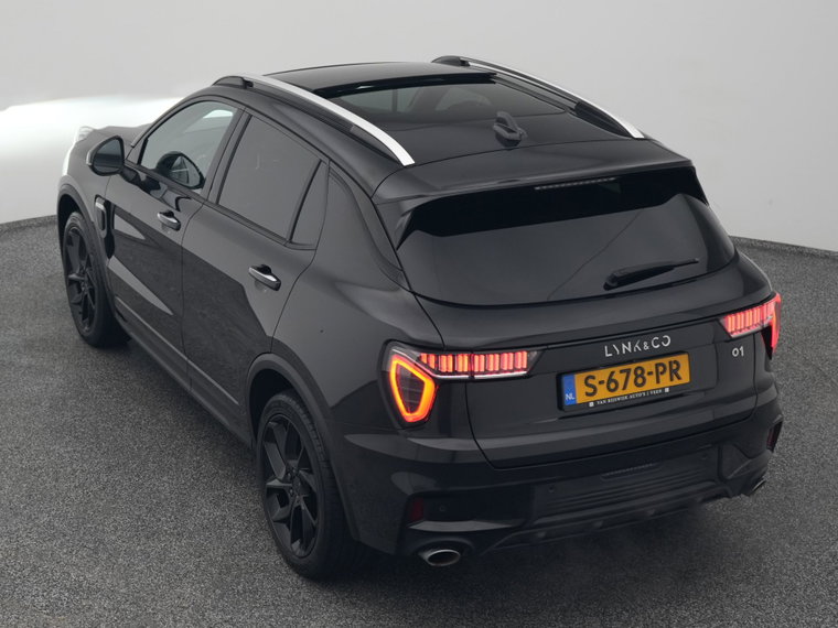 Vehicle Image 25