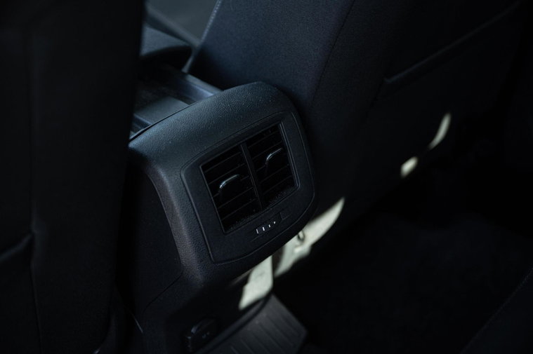 Vehicle Image 28