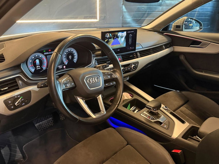 Vehicle Image 19