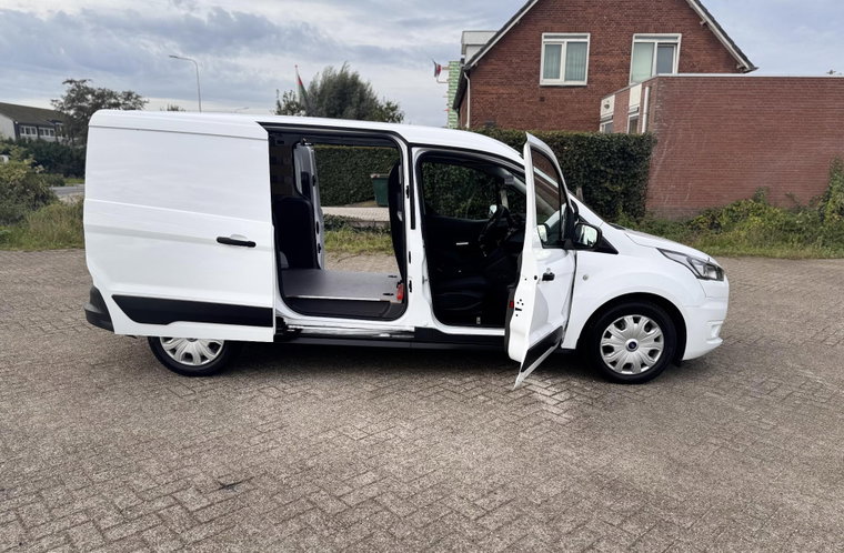 Vehicle Image 11