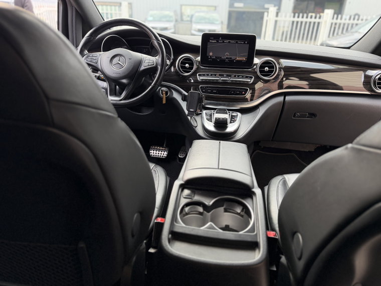 Vehicle Image 30