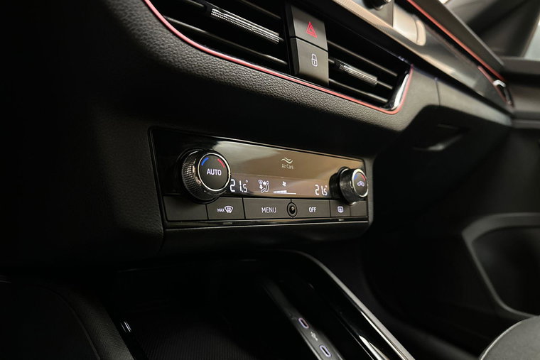 Vehicle Image 28