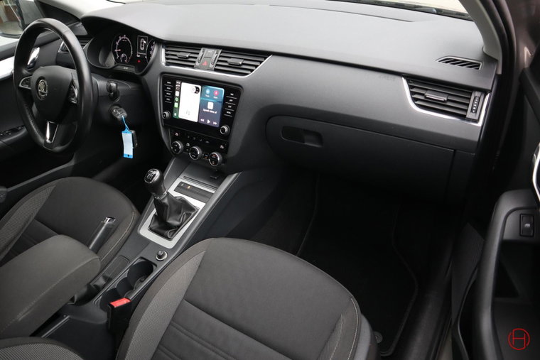 Vehicle Image 25
