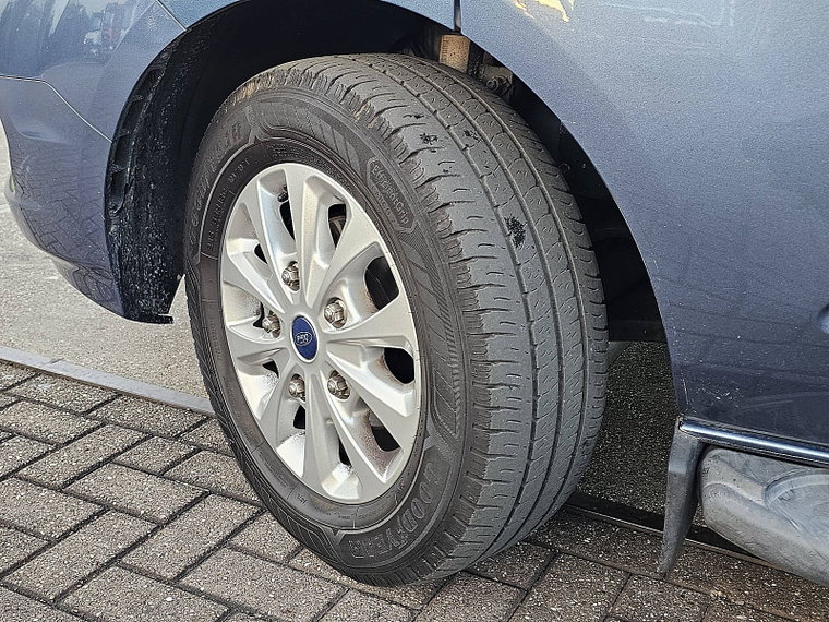 Vehicle Image 17